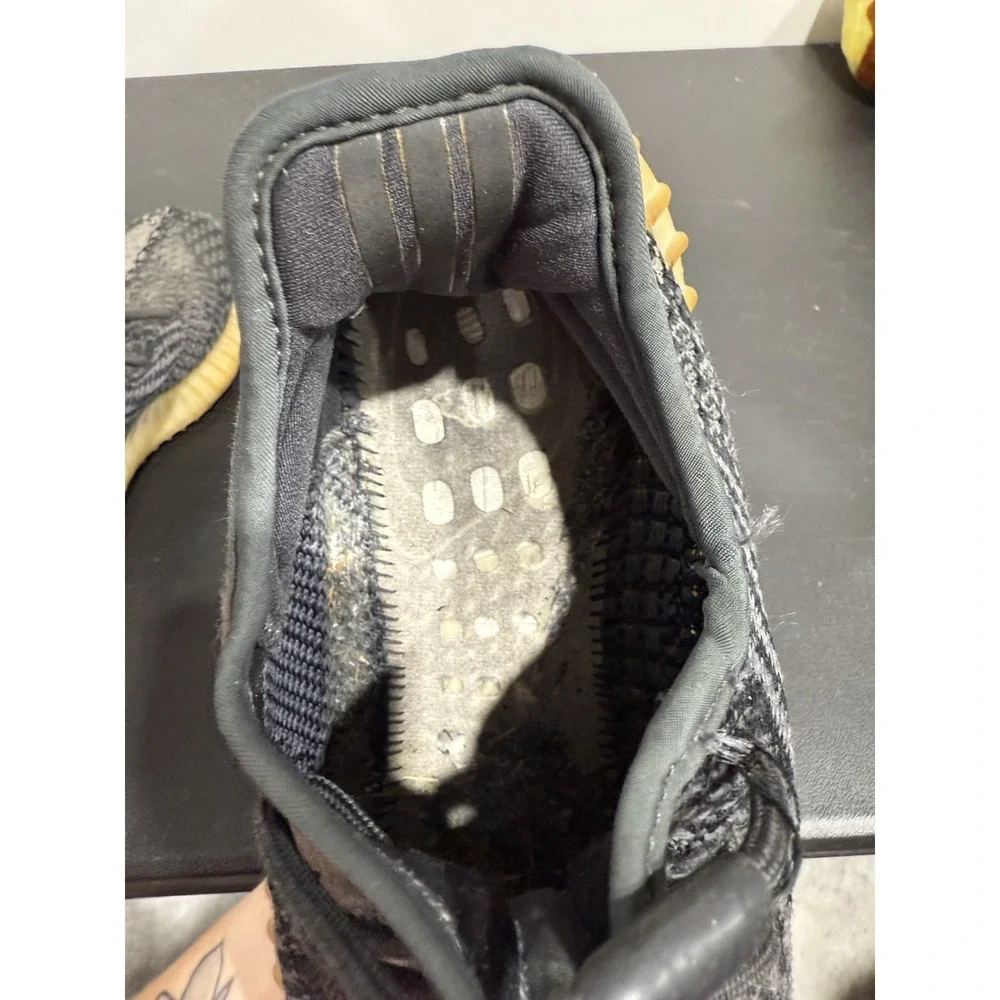 Adidas Yeezy Boost 350 V2 Low Carbon‎ Size 8.5 FZ5000 Black Grey Kanye West Men